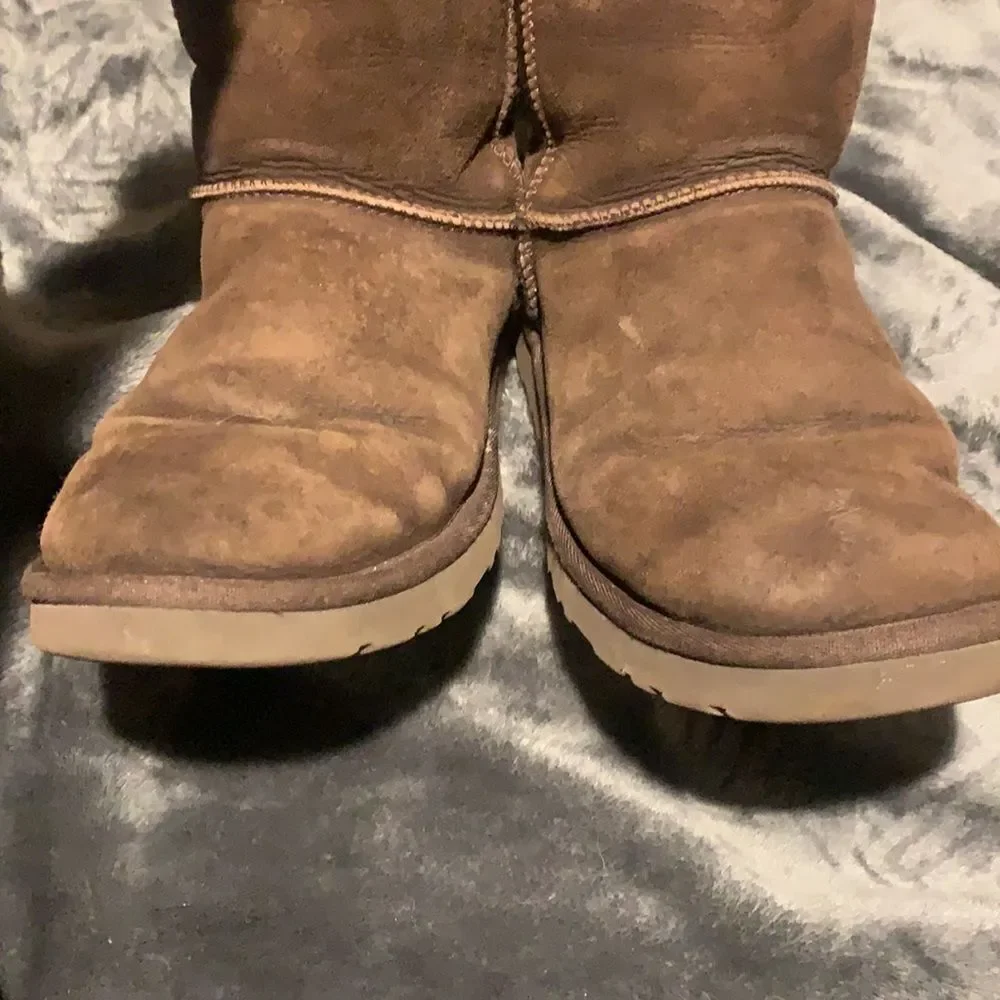 UGG Classic Short Boots S/N 5825